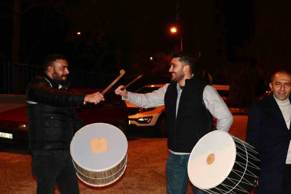 Davulcular Ankara sokaklarını arşınladı