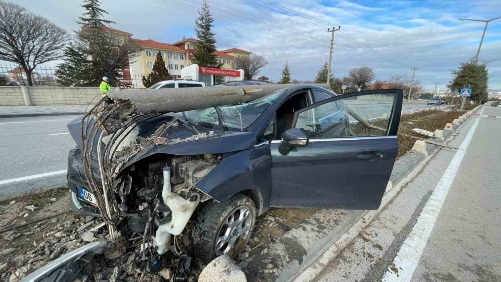 Mesaiden Çıktı, Direkle Mesaiye Kaldı