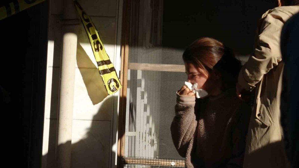 Birlikte Yaşadığı Kadını Vurdu, Ardından Yaşamına Son Verdi