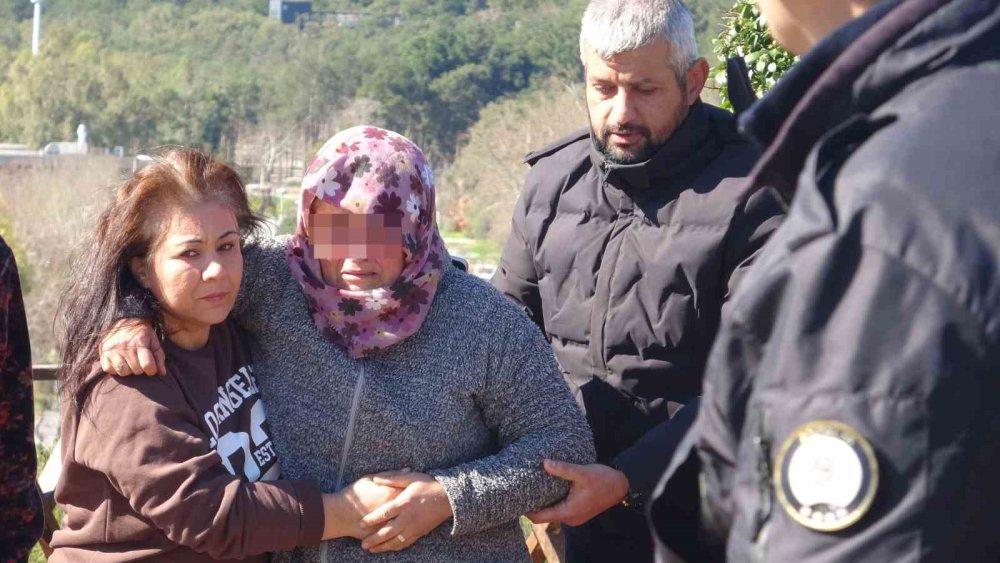 Engelli oğlu için falezlere çıktı, 2 saatte ikna edildi