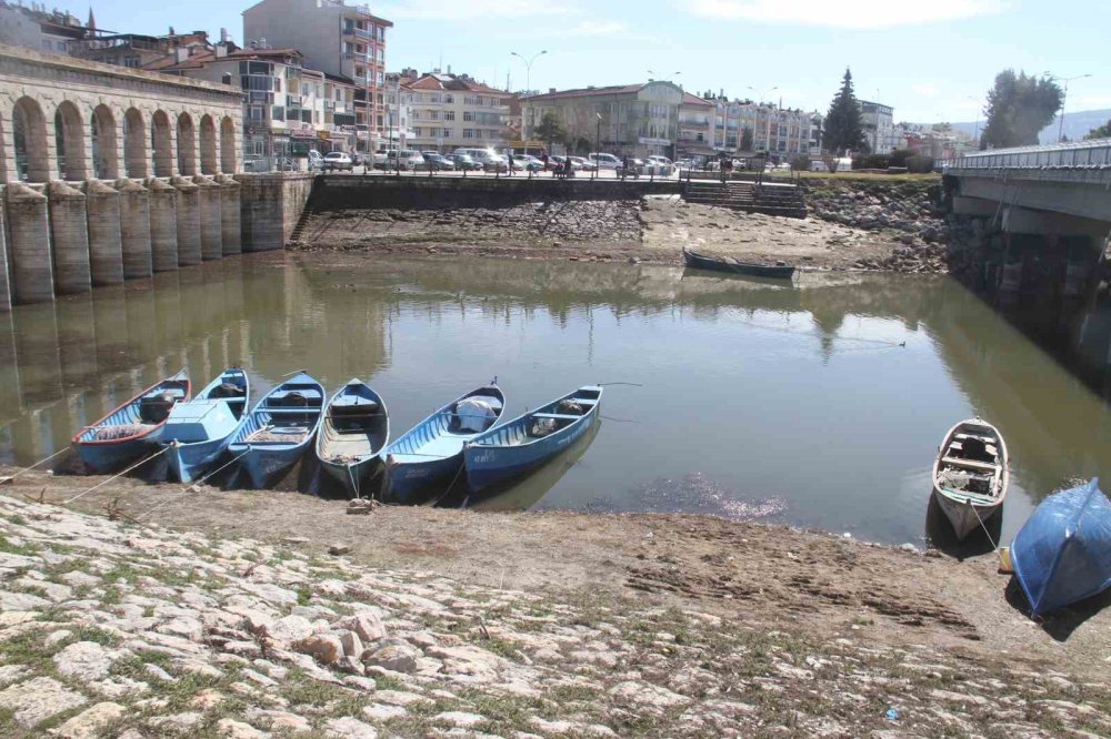 Beyşehir Gölü kıyısında şükür duası