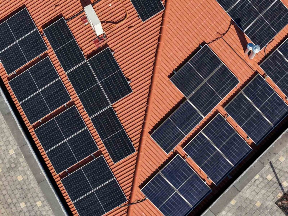 Suriçi Çarşısı, gece güneşle aydınlanıyor