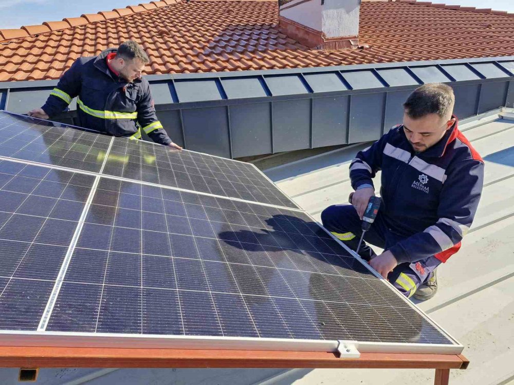 Suriçi Çarşısı, gece güneşle aydınlanıyor