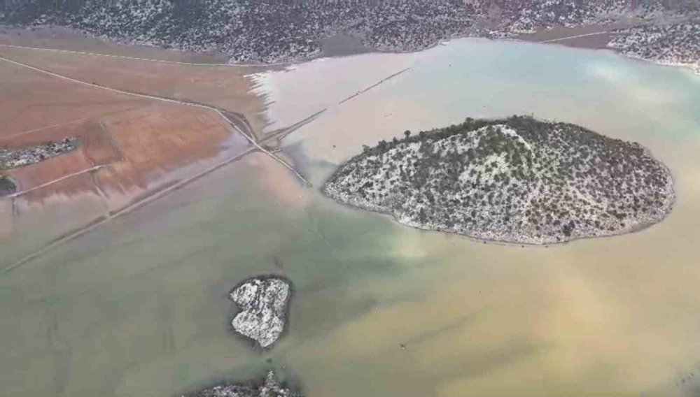 Konya’da şaşırtan manzara! Kuru Ova Meke’ye döndü