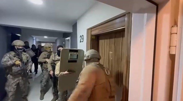 Finans Evlerine Baskın: 2 Milyar TL’lik Ağ Çökertildi