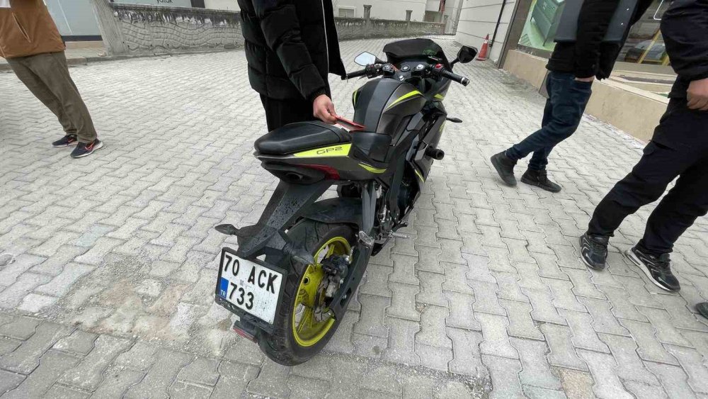 Karaman’da Cip ile Motosiklet Çarpıştı: 16 Yaşındaki Sürücü Yaralandı