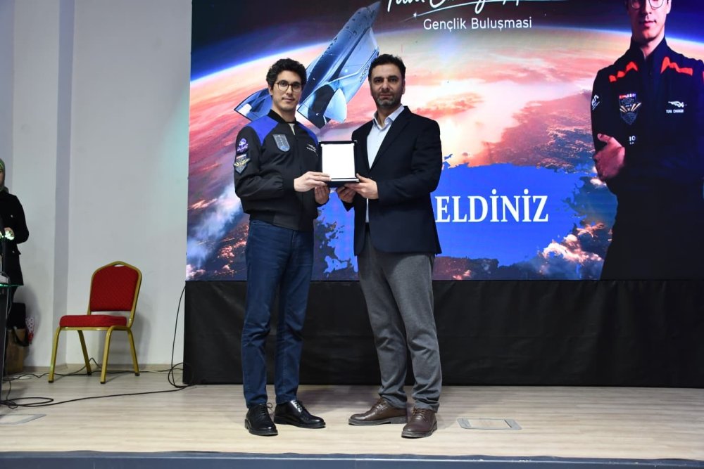 Önce Bolvadin'e sonra uzaya