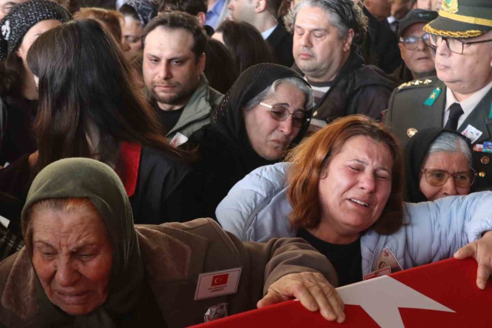 Şehit Pilot Binbaşı İbrahim Bolat son yolculuğuna uğurlandı