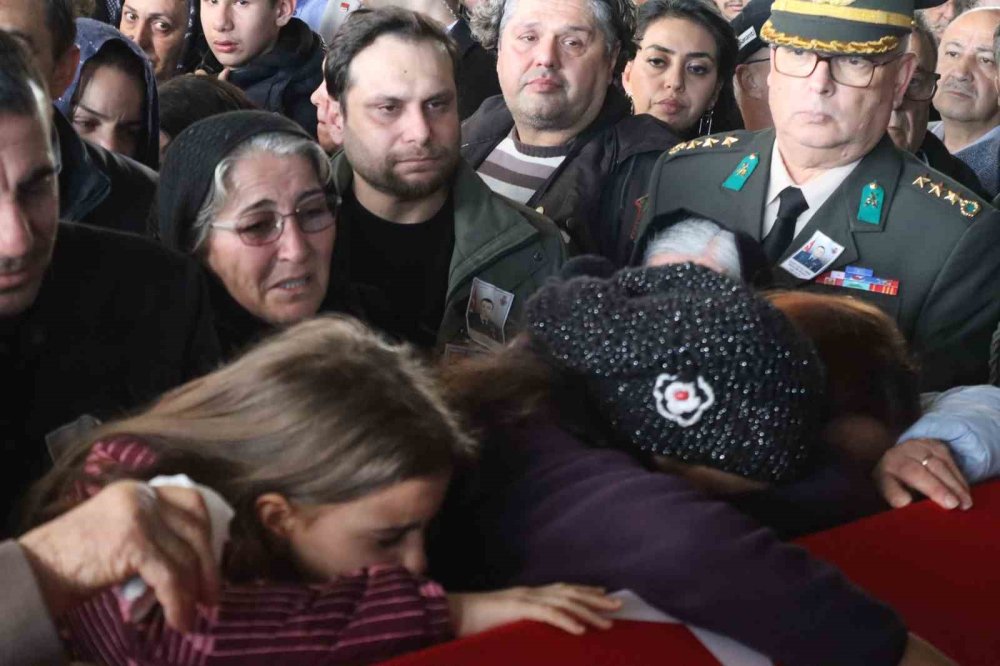 Şehit Pilot Binbaşı İbrahim Bolat son yolculuğuna uğurlandı