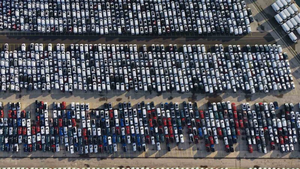 Gümrük otomobille doldu