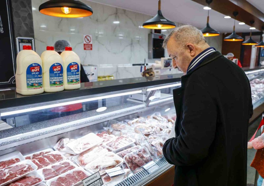 Antalya'da ucuz et satışı tam gaz sürüyor! Vatandaş mahalle kasabını bıraktı