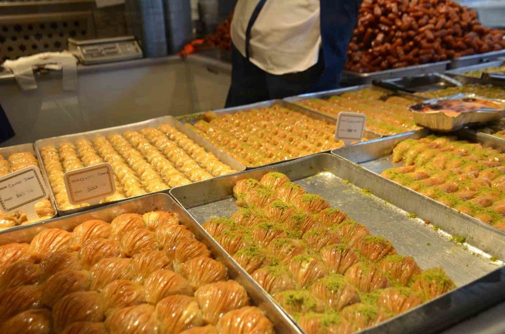 Baklavanın yüzüne bakan yok! Yeni trend tulumba