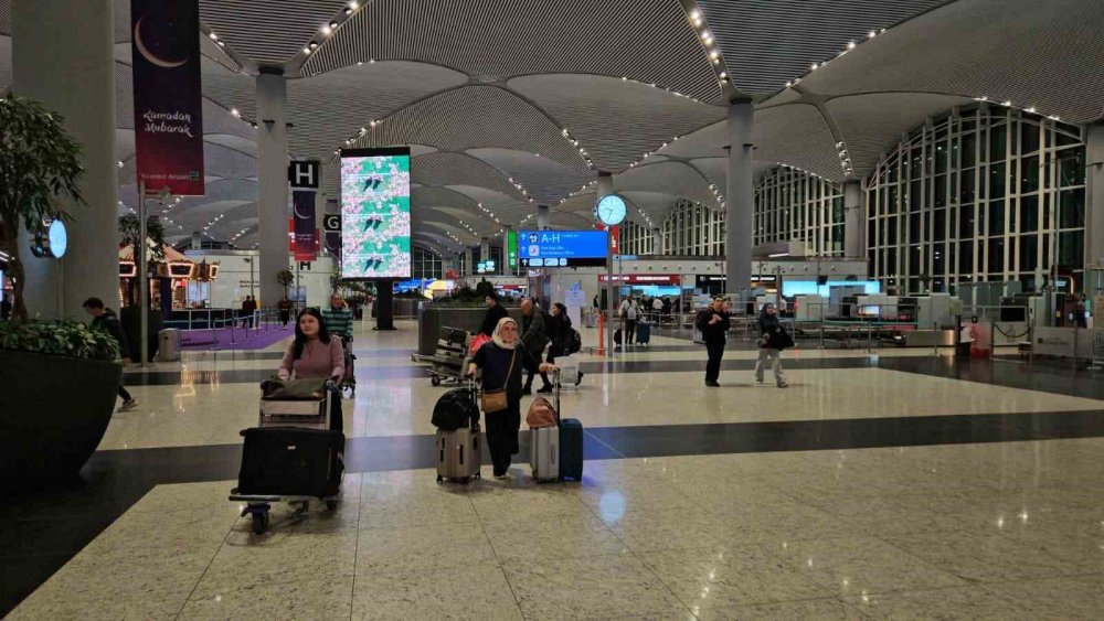 İsrail-İran gerginliği uluslararası uçuşları etkiledi: 227 uçuş iptal edildi