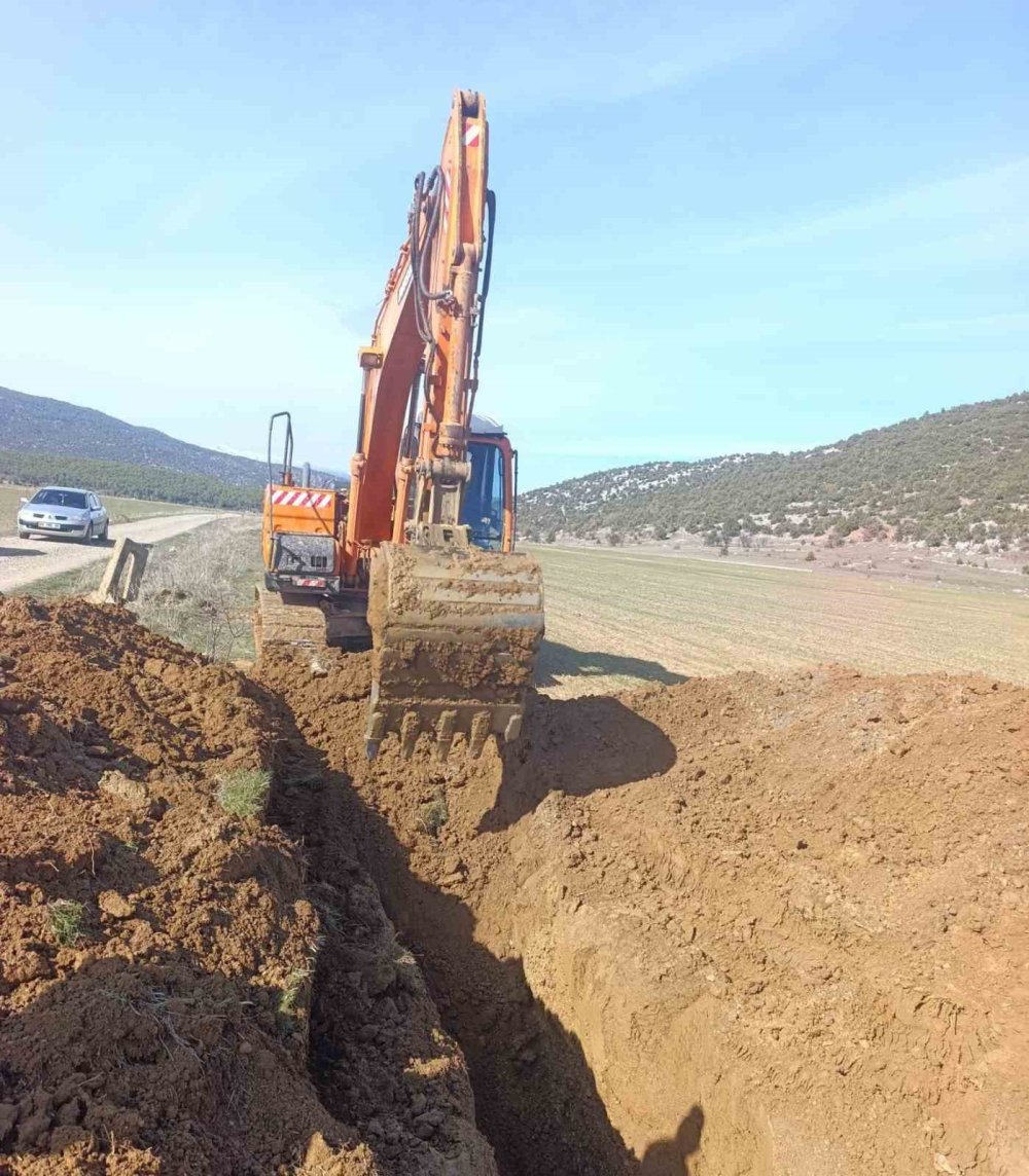 Konya'da kanallar açıldı sular göle aktarılıyor