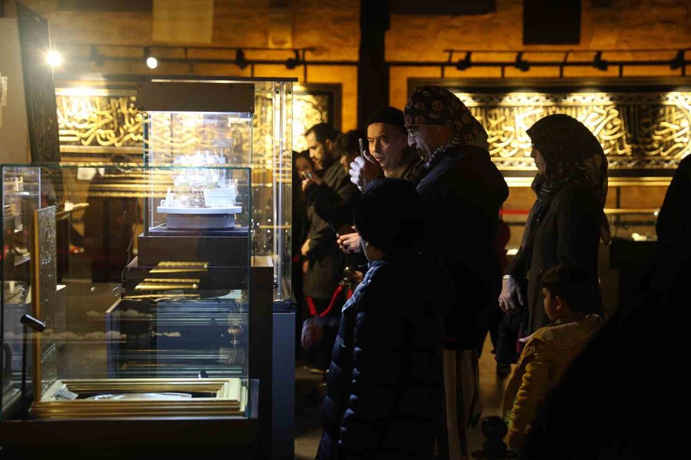 Mukaddes Emanetler Konya’da