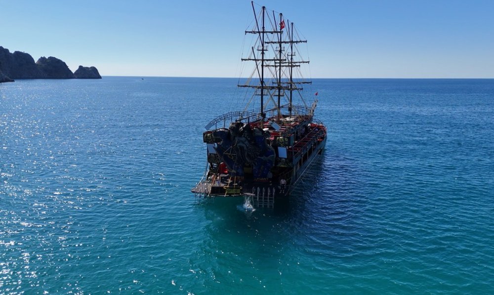 Alanya'da deniz sezonu açıldı