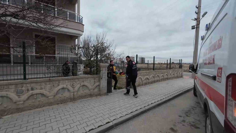 Pencereden düşen 3 yaşındaki çocuk yaralandı