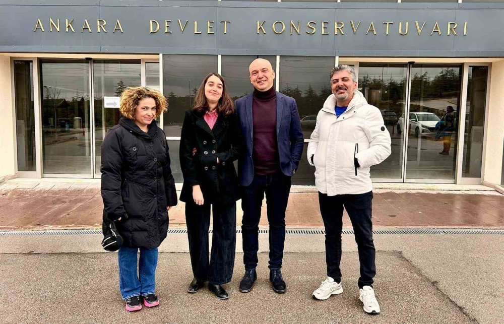 Ankara'nın radar kulaklı müzisyeni dünyaya açılıyor