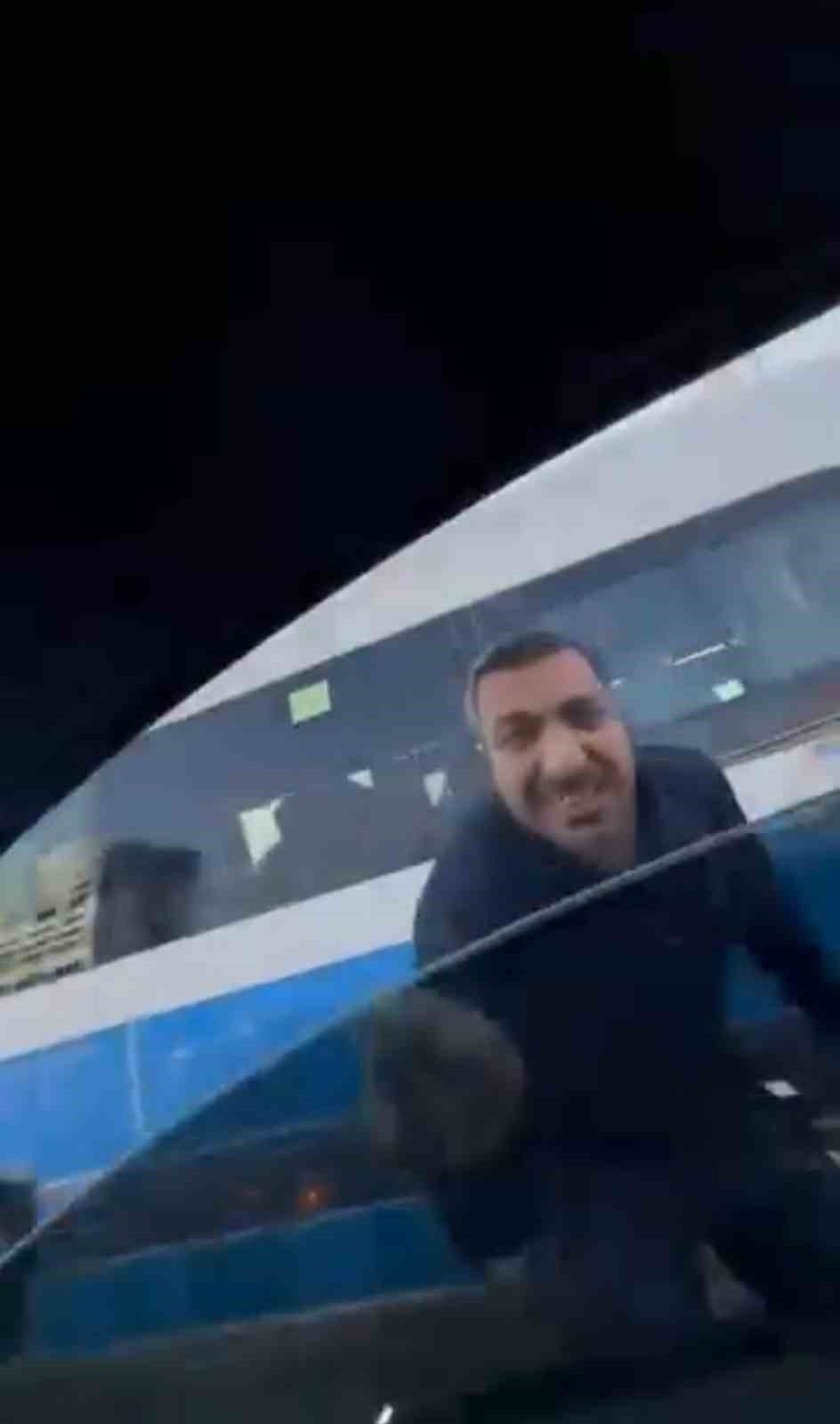 Araçtan inip kavgaya tutuştular yine devlet kazandı