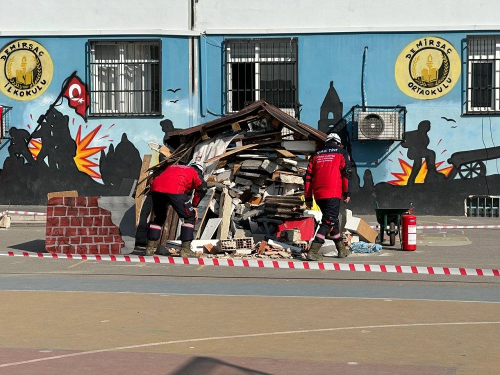 Çayırova'nın kurtarıcılarından unutulmaz tatbikat