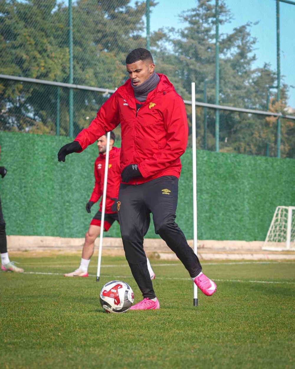 Başarıya aldırma Göztepe düşüşte