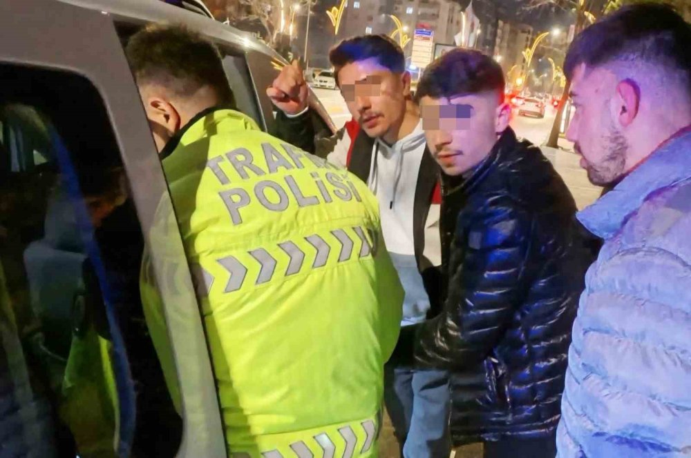 Engelli Aracıyla Trafiğe Çıktılar: Polis Denetiminde Yakalandılar