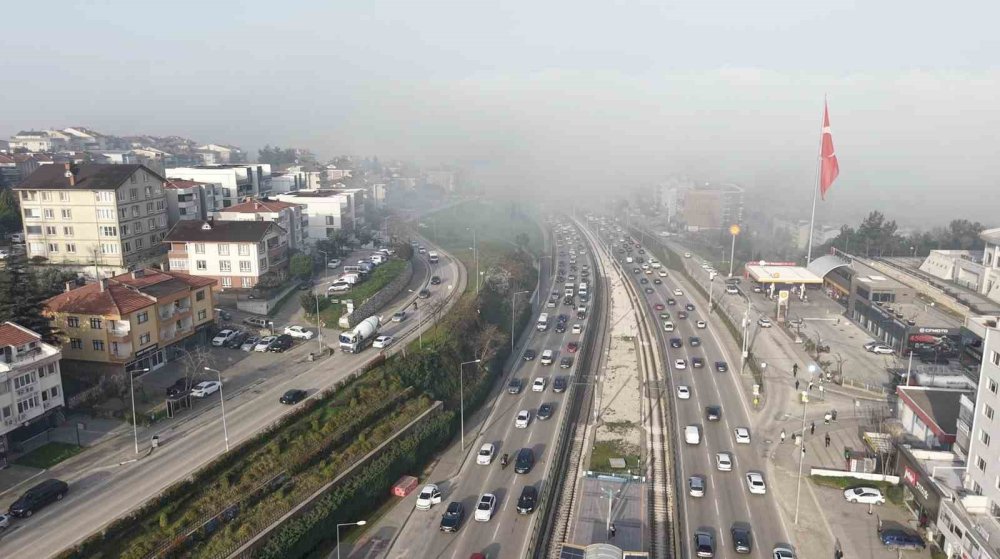 Her gün yeni bir ilginçlik: Arabasını otoyolun kenarına kilitleyip gitti