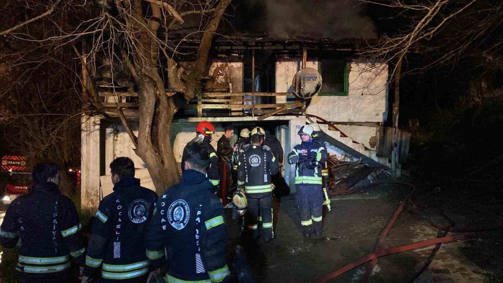 Yalnız yaşadığı evde çıkan yangında yalnız başına öldü