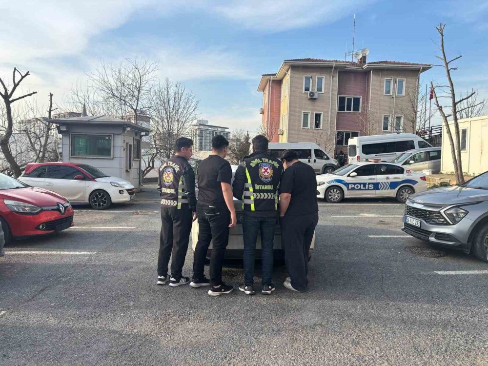 Ehliyetleri komple gitti! Hem drift hem makas