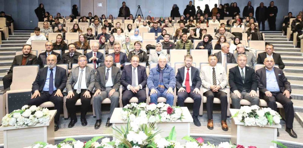 Egemen Bağış NEÜ’de: Türkiye’nin yeni dış politikasını anlattı