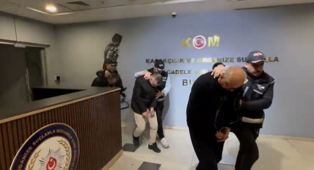 Bursa'da tefeci çetesi çökertildi! 4 ilçede operasyon