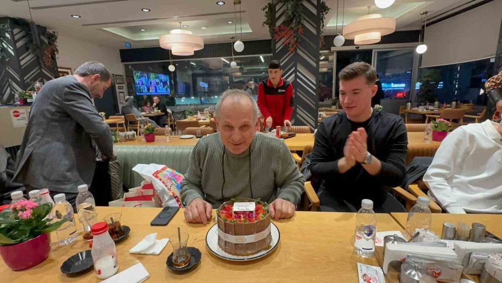 Davete mehter takımı olup gittiler