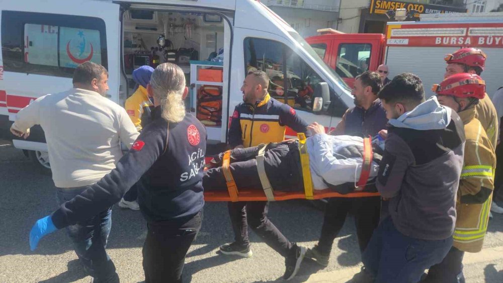 Nevşehirli kamyoncu Bursa'da zincirleme kazaya karıştı