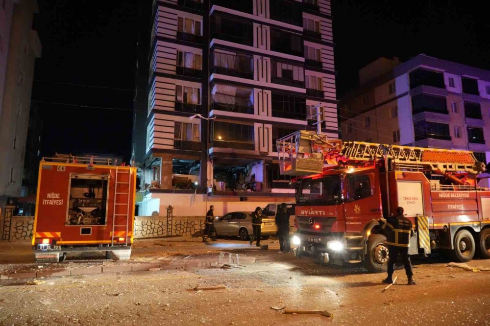 14 katlı binada doğal gaz patlaması! 16 kişi yaralandı