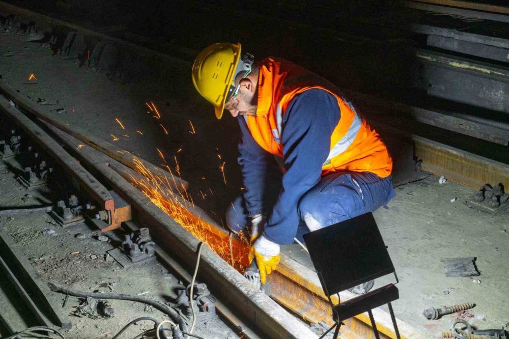 İzmir Metrosu’nda Ray Değişim Çalışması Başlıyor: Evka 3 – Ege Üniversitesi Arası Etkilenecek