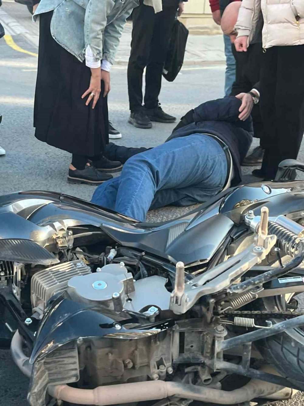 Akşehir’de motosiklet kazası: Yaralı sürücü hastaneye kaldırıldı