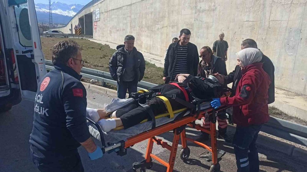 BMW takla attı, yaralılar Konya'ya sevk edildi