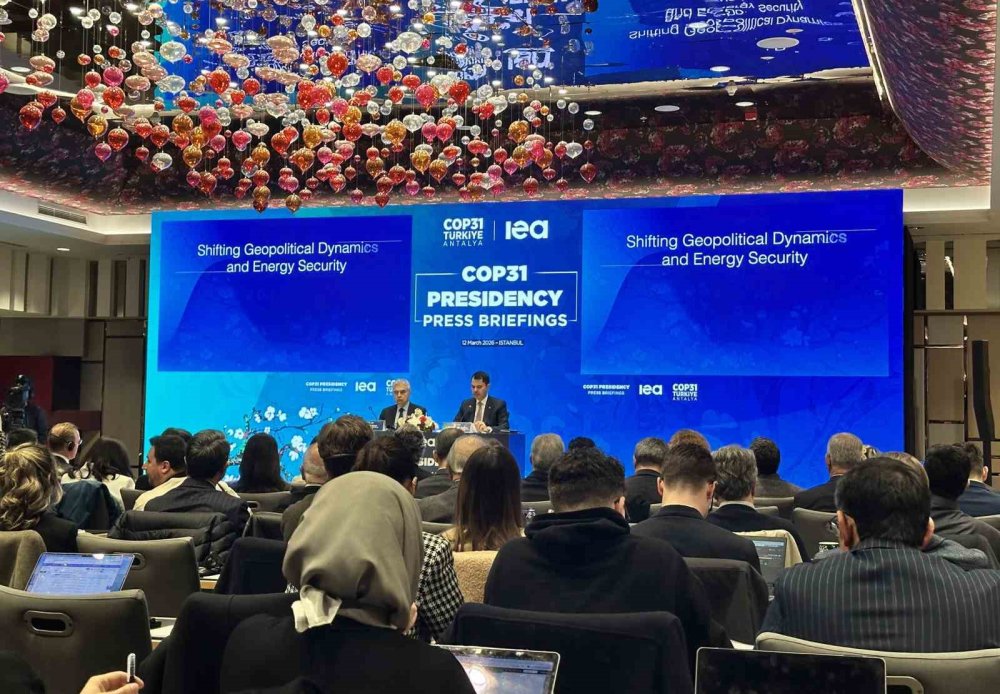 Bakan Kurum'dan Plastik Kısıtlaması Müjdesi: Tek Kullanımlık Ürünlere Yasak Geliyor!