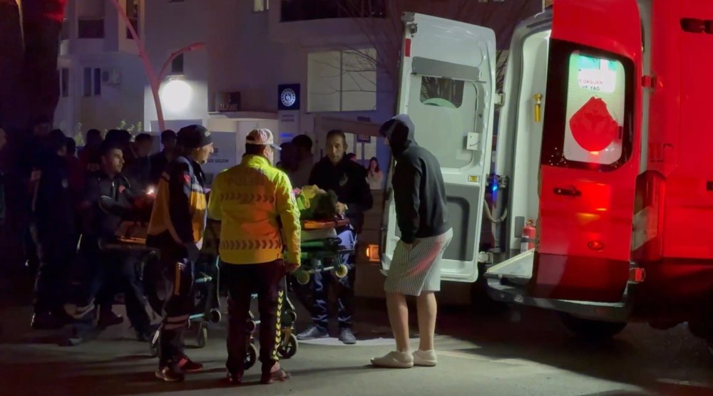 Gazipaşa'da Dün Gece: Motosiklet çarptı, kamonet durdu ambulans götürdü