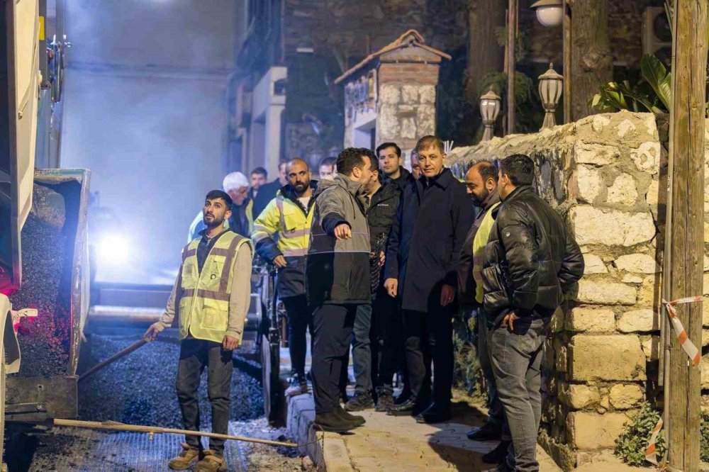 Başkan Tugay ipleri eline aldı İzmir sokaklarından eve girmiyor