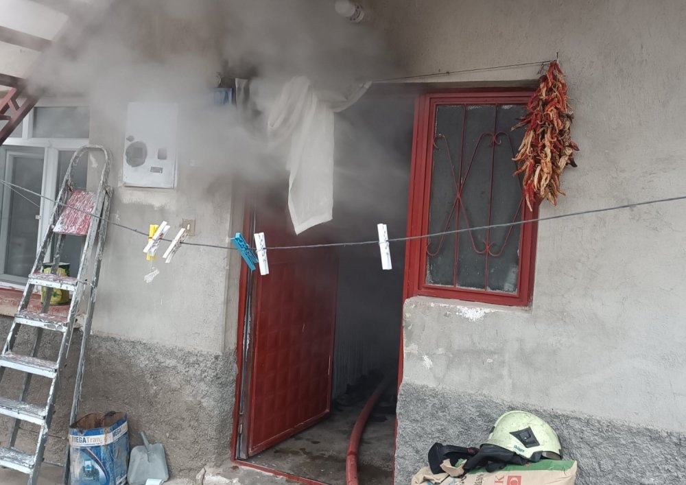 Konya’da ev yangını! Dumandan etkilenen kadın hayatını kaybetti