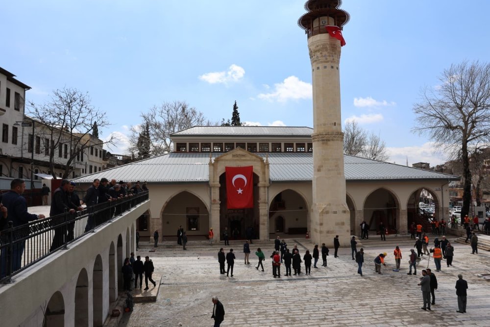 Ulu Camii de Açıldı