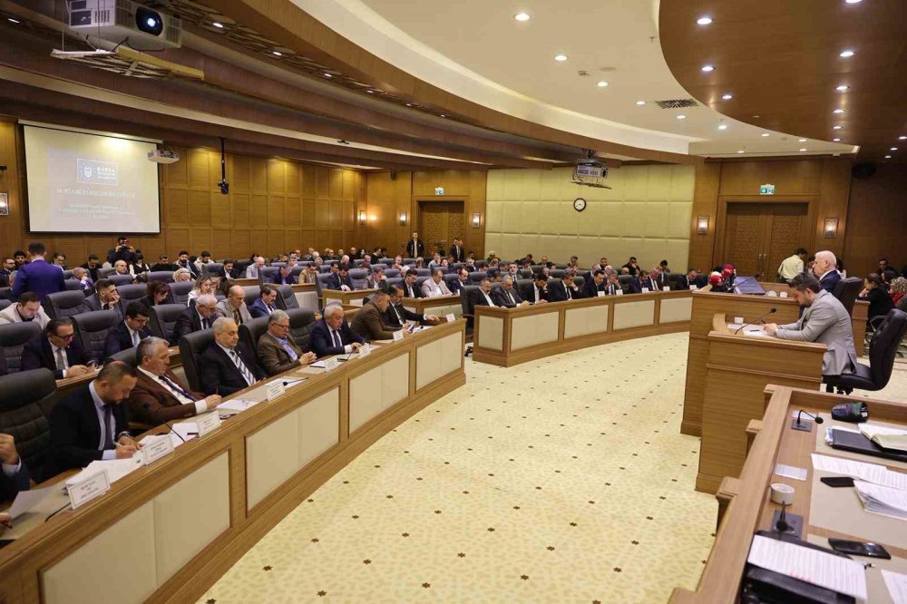 Başkan Bozbey herkesi toplayıp verdi veriştirdi