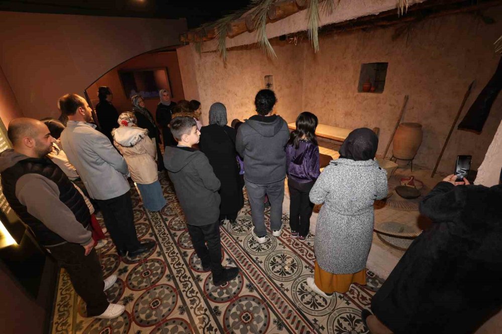 Sırt Sırta Ziyaret: Konya'da muhteşem Kadir Gecesi