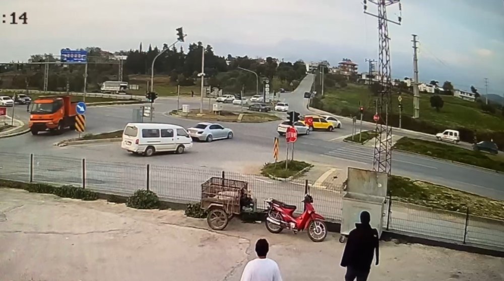 Karaman plakalı TOFAŞ Manavgat'ta kaza yaptı