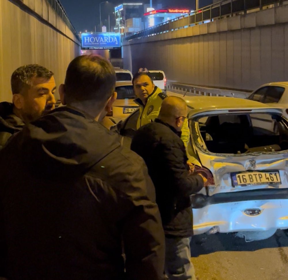 Kaza yapıp kavga ettiler