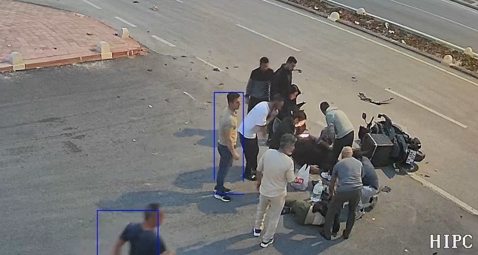 Karaman'da motosiklet yayayı havaya uçurdu