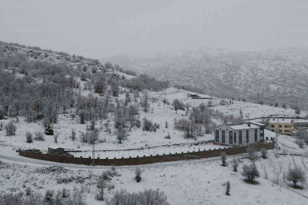 Konya'da bir ilçe beyaza büründü