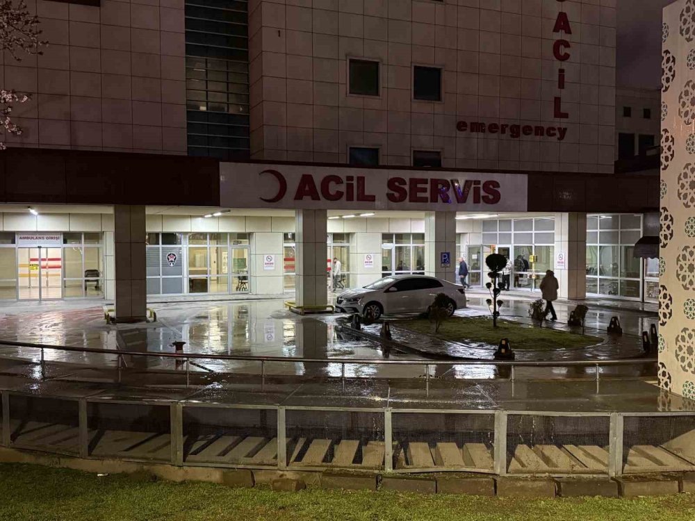 Turan Güneş Caddesi karıştı! Yerde tekmelediler