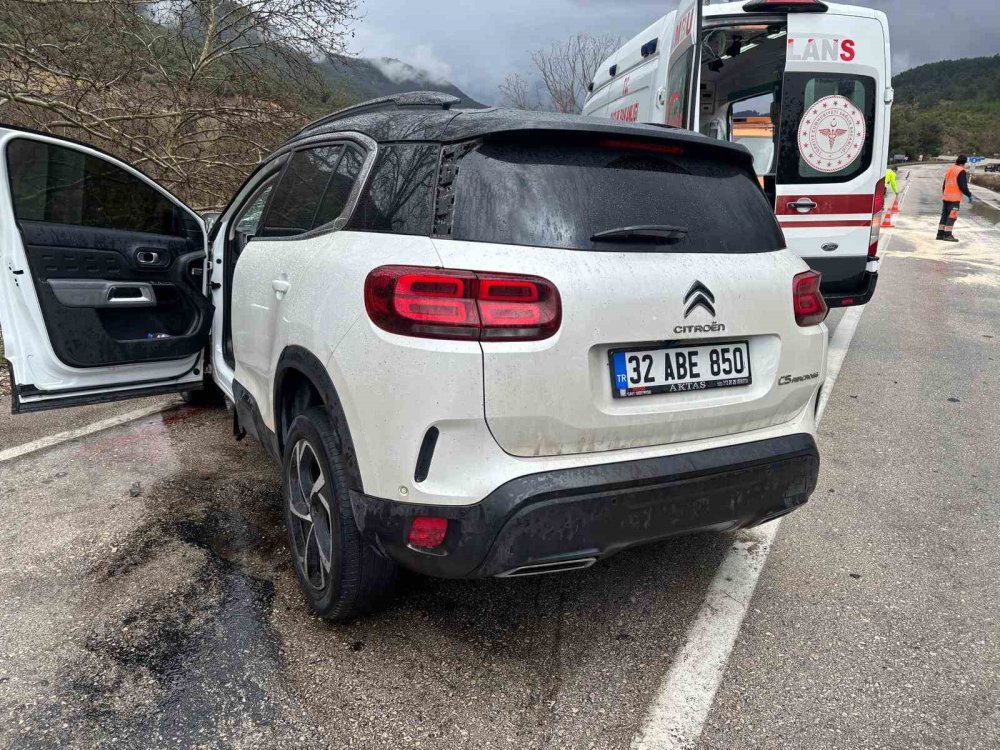 Araç tanınmaz hale geldi! 2 kişi öldü